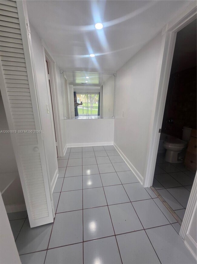 Building Photo - 13700 SW 62nd St