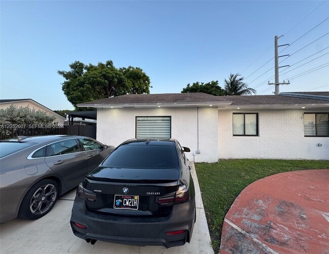 Building Photo - 10660 SW 164th St
