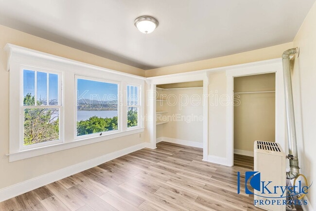 Building Photo - 517 Alhambra St