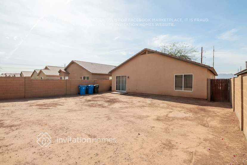 Building Photo - 6050 W Pueblo Ave