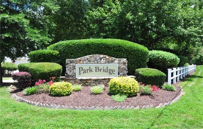 Building Photo - 115 Park Bridge Ln