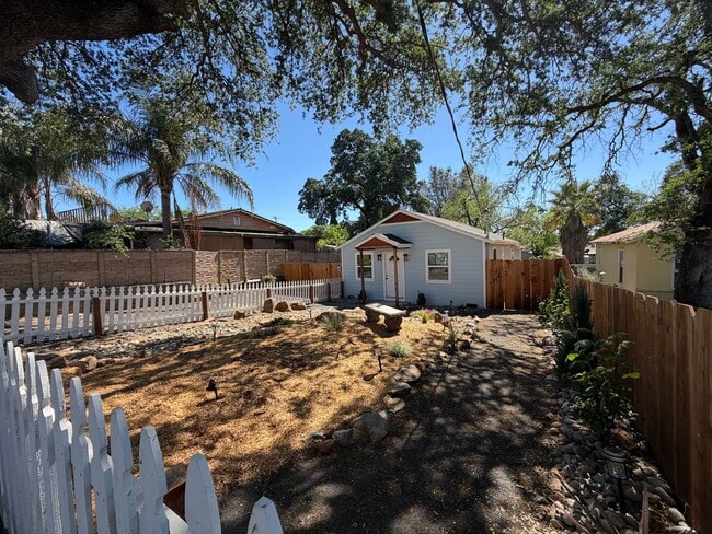Building Photo - Fully Renovated 3BR Home | New HVAC + Washer/Dryer + Stainless Appliances | Designer Finishes | O...