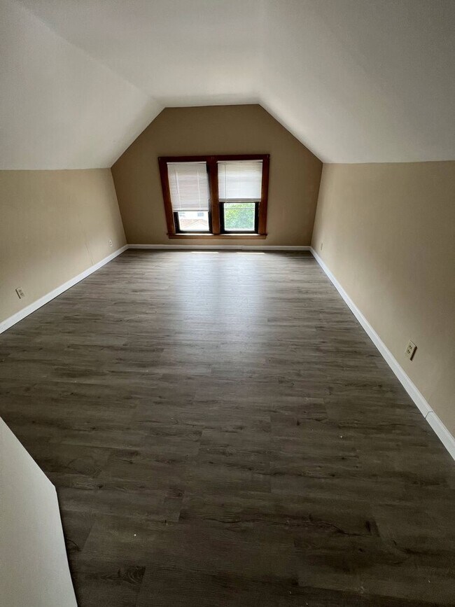 Building Photo - Indiana Ave. 46-48