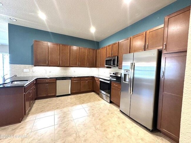 Building Photo - 6326 Hanfield Dr