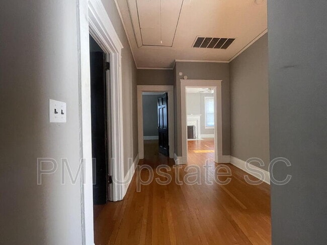 Building Photo - 181 N Fairview Ave