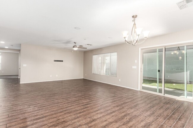 Building Photo - 16355 W Latham St