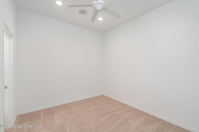Building Photo - 2688 Avalonia Dr