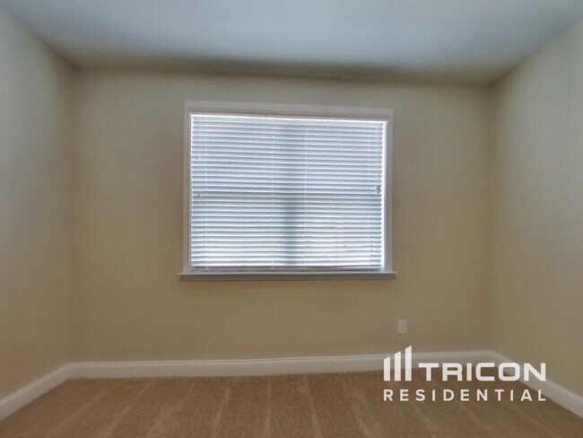 Building Photo - 331 Leyland Crossing