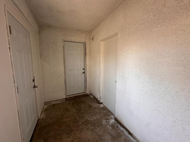 Building Photo - 16260 Orange St