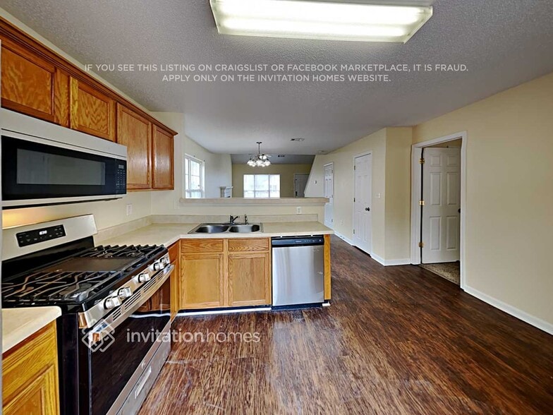 Building Photo - 204 Tulane Dr