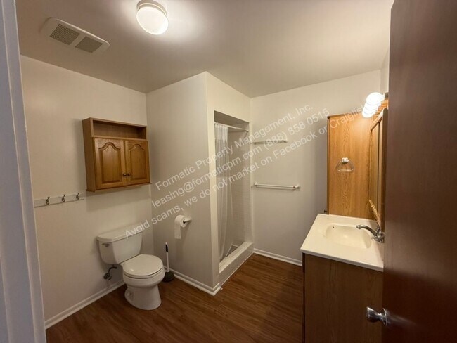 Building Photo - Pet Friendly! -  Beautiful 4-Bedroom, 3-Ba...