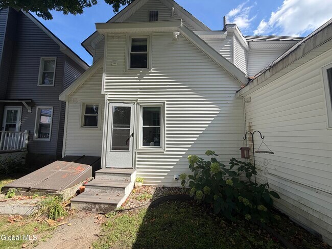 Building Photo - 17 Granite St