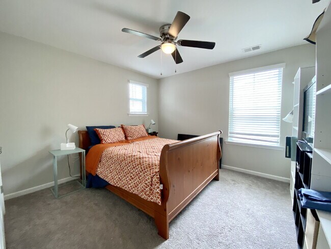 Building Photo - Single Family Home for Rent in Palmetto Point