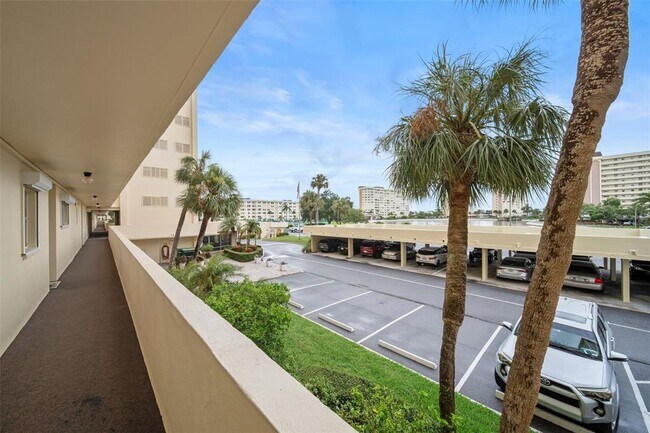 Building Photo - 4725 Cove Cir