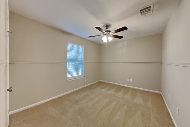 Building Photo - 16923 Poplar Hill St