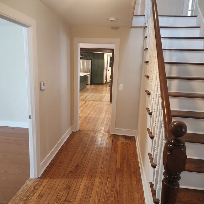 Building Photo - 4BR/1BA Home In East Haddam