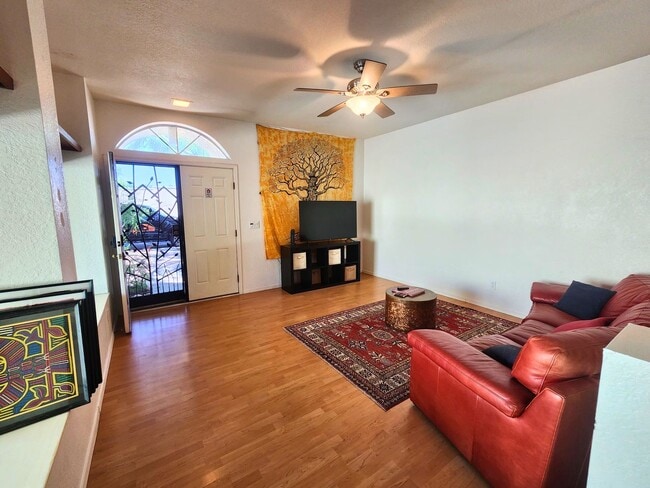 Building Photo - Turn-Key Midtown Oasis: Fully Furnished 3Bed/2Bath Townhome w/Private Yard - Available Now!