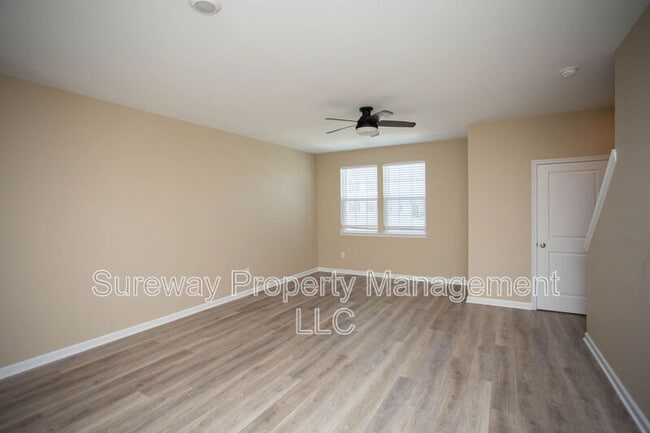 Building Photo - 239 Macoun Way