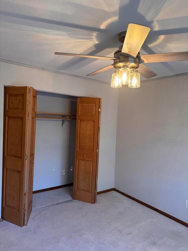 Building Photo - 1321 W Main St