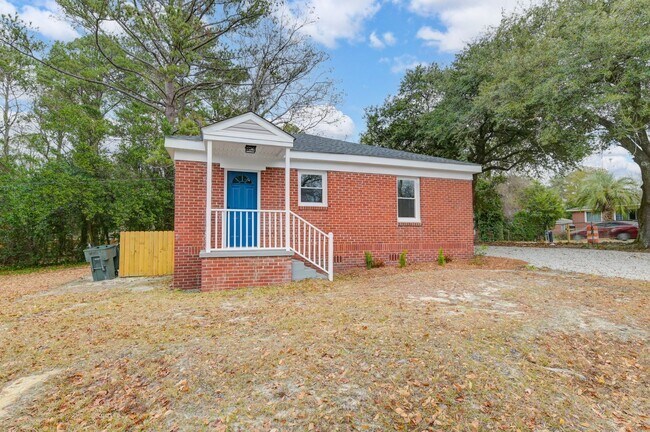 Building Photo - Fully Renovated 3-Bedroom Corner-Lot Gem Near Downtown Columbia & USC!
