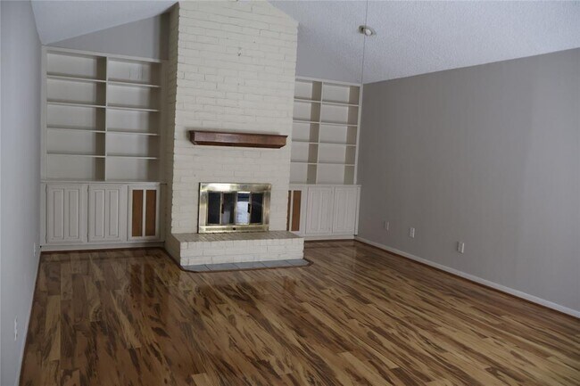 Building Photo - 12907 Maxfield Dr