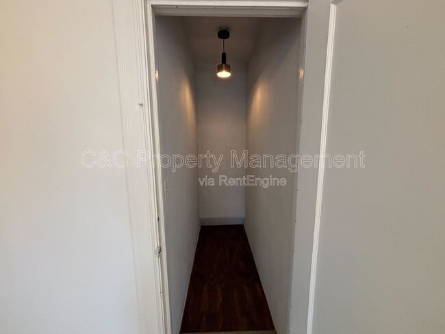 Building Photo - 846 42nd St