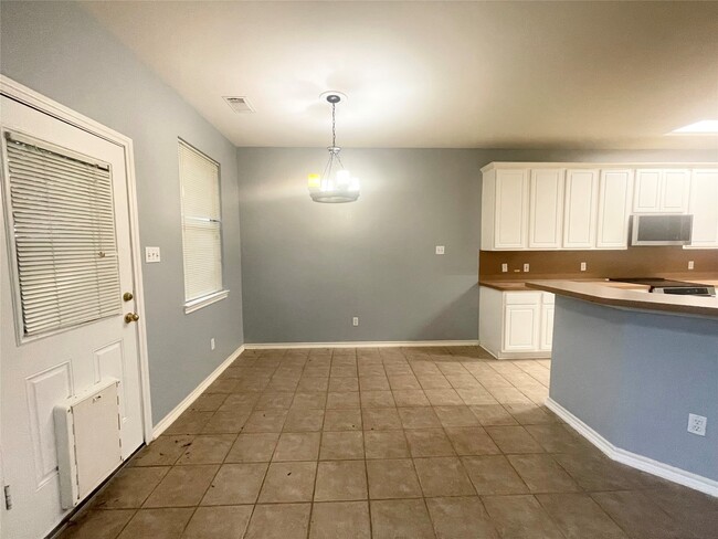 Building Photo - 16854 Carrollton Creek Ln