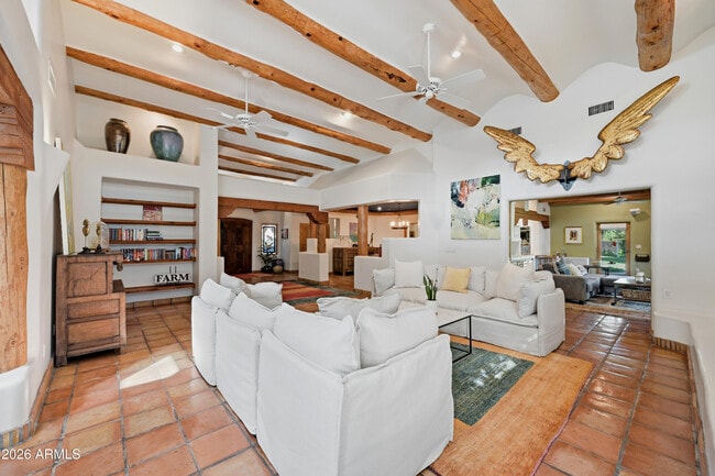 Building Photo - 6112 E Mockingbird Ln