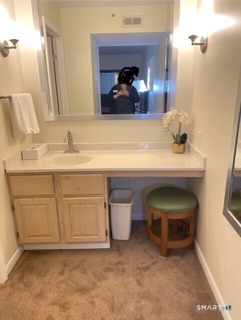 Building Photo - 221 Old Pond Ln