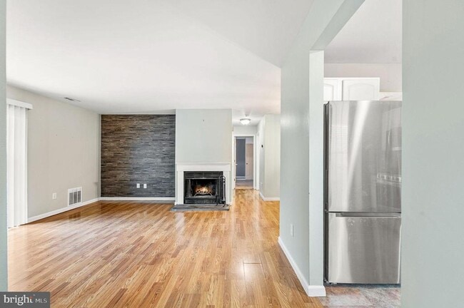 Building Photo - 509 Cascade Ct