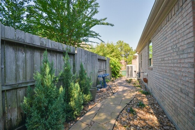 Building Photo - 4510 Elmstone Ct