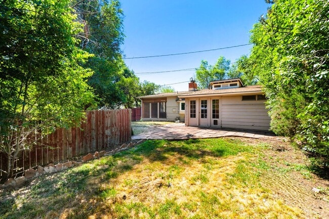 Building Photo - Unique 1950's home in Greeley