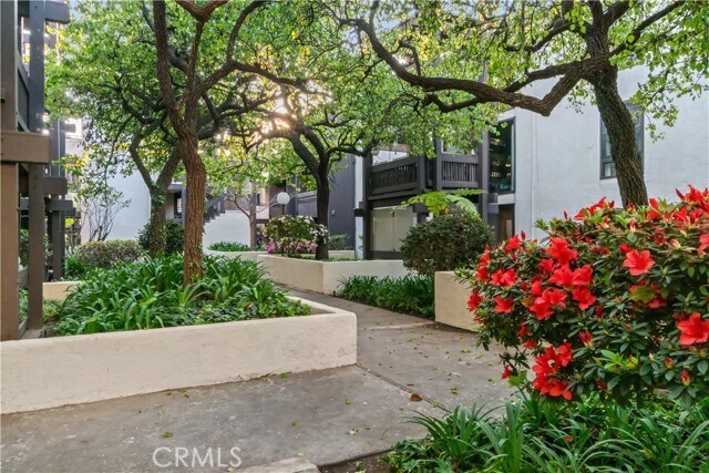 Building Photo - 8650 Gulana Ave