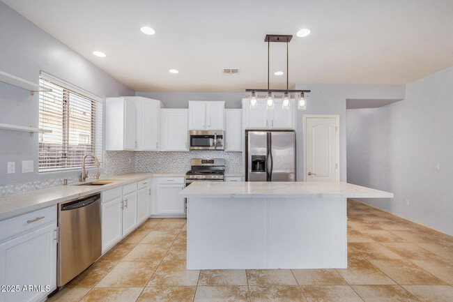 Building Photo - 42356 W Balsa Dr