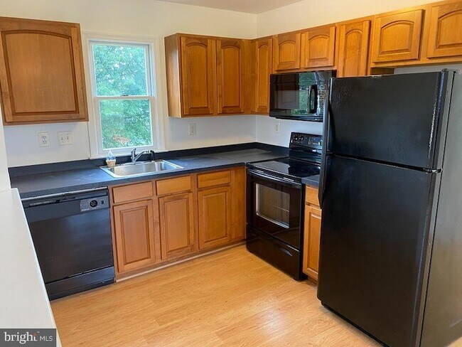 Building Photo - 14480 Woodstar Ct