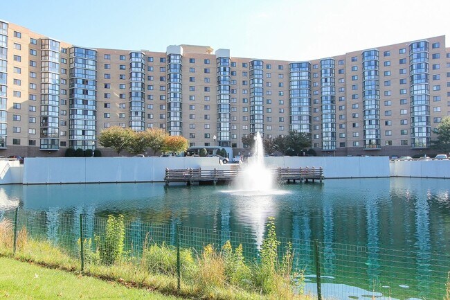Building Photo - Gorgeous two-bedroom Condo