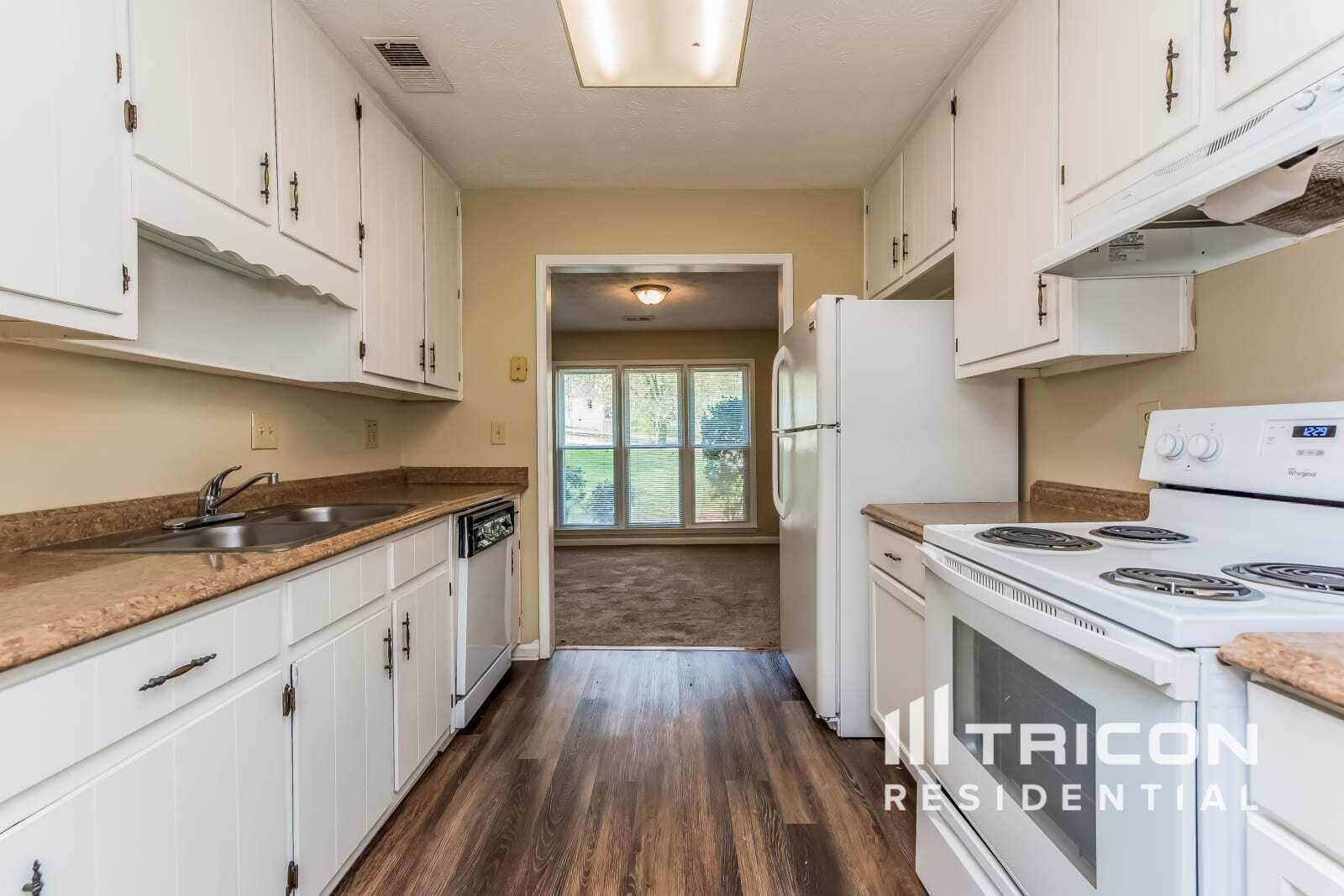 Building Photo - 1511 Country Ct