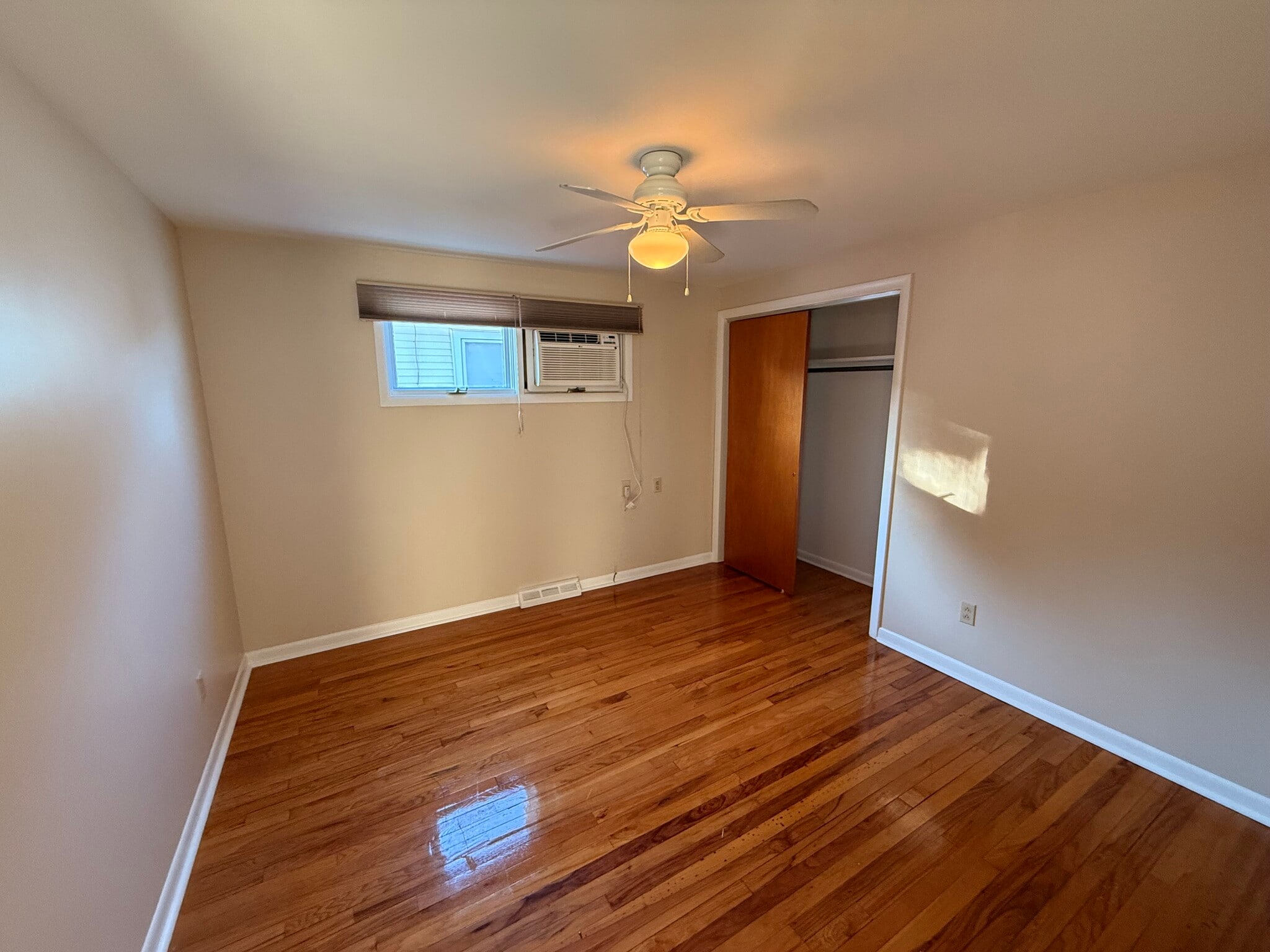 Building Photo - 1104 Vinewood Ave