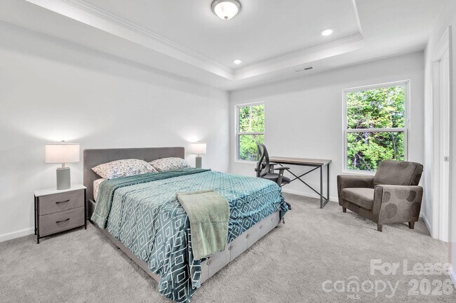 Building Photo - 1940 Highland Park Dr