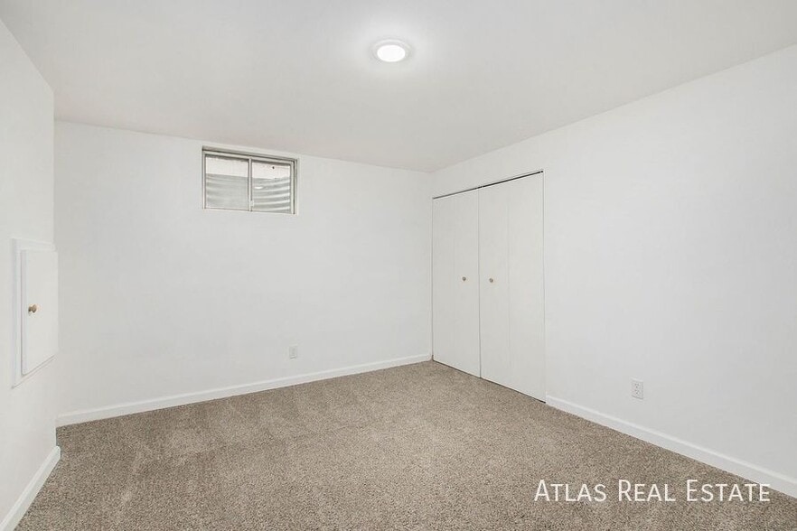 Building Photo - 9700 N Campbell Dr