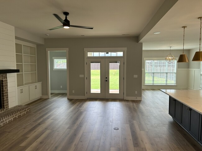 Building Photo - 6619 Camilla Dr