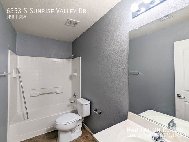 Building Photo - 6353 S Sunrise Valley Dr