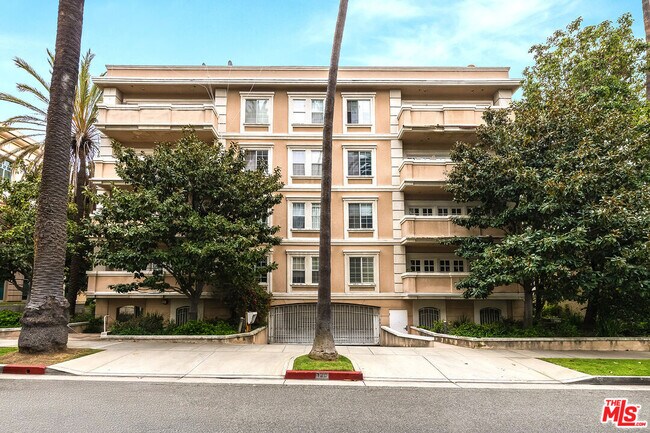 Primary Photo - 120 S Palm Dr