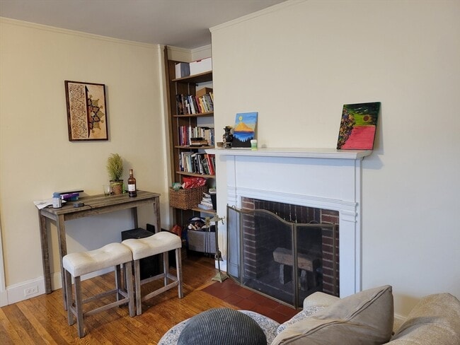 Building Photo - 41 Linnaean St
