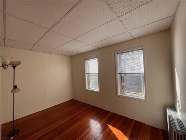 Building Photo - 15 5th St