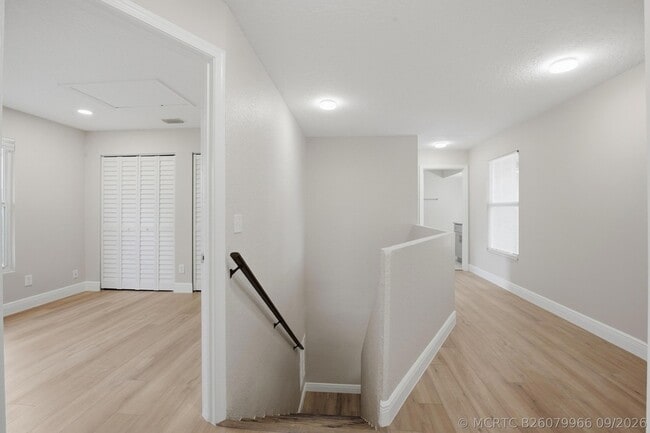 Building Photo - 1033 Goldenrod Rd