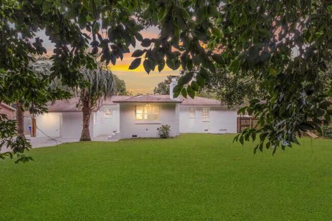 Building Photo - 4959 Parkside Dr