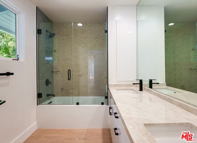 Building Photo - 1404 Devlin Dr