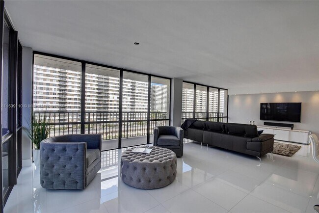 Building Photo - 2049 S Ocean Dr