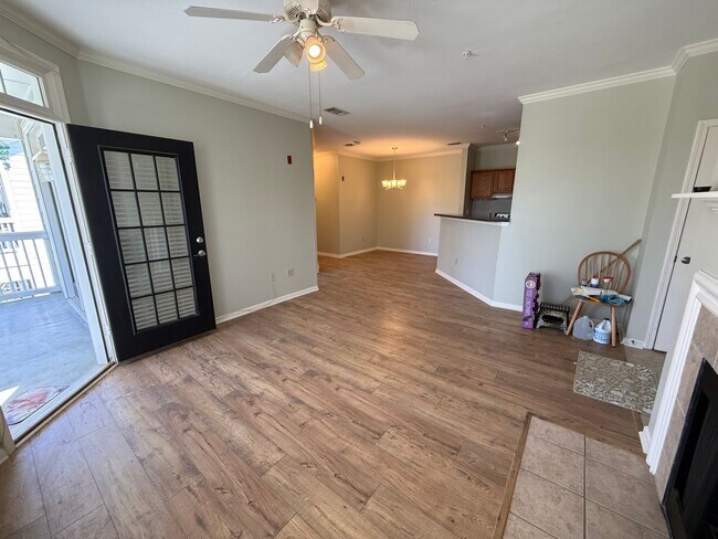 Building Photo - 2 Bedroom 1 Bath Condo at Concord West of the Ashley - Charleston